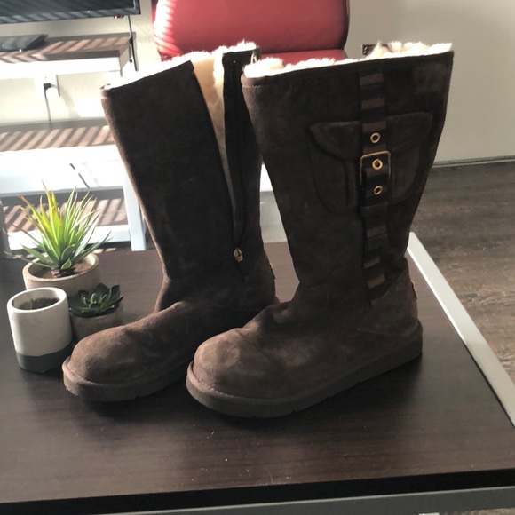 UGG Shoes - NEW BROWN UGG AUSTRALIA boots with side pockets